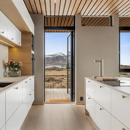 Nordic House Lofoten Villa